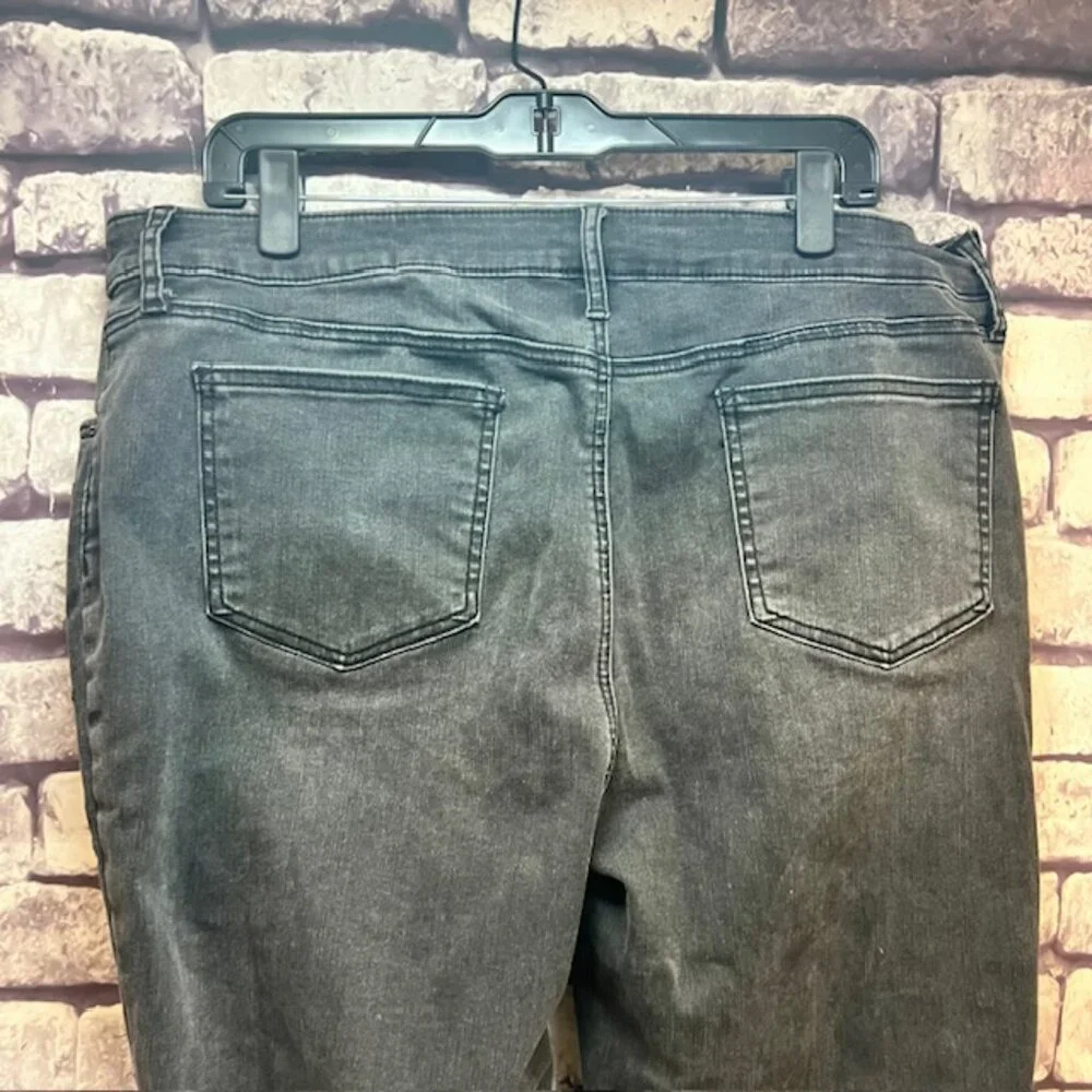 Chico's So Slimming Black Girlfriend Flare Style Jeans Size 16 - Picture 7 of 9